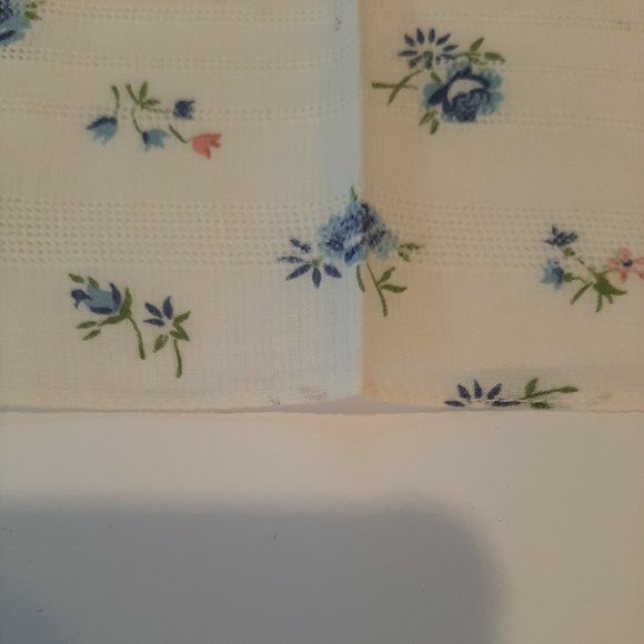 10.5" Square Vintage Hankie Handkerchief Blue Floral Dainty Open Weave - Picture 4 of 10
